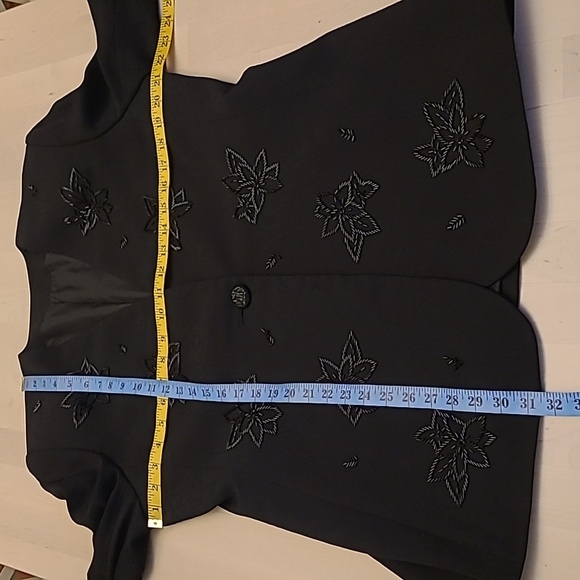 LIKE NEW VTG 1980s Unbranded Floral Beaded and Broquet Eveningwear Blazer - Picture 3 of 13